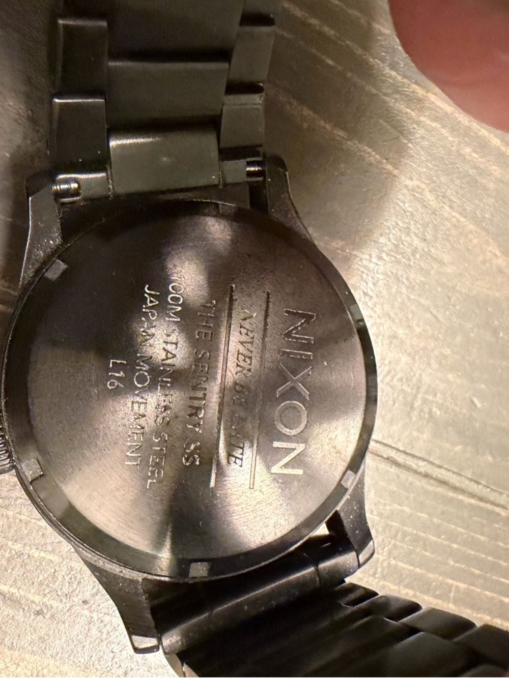 Nixon Sentry - Picture 4 of 5